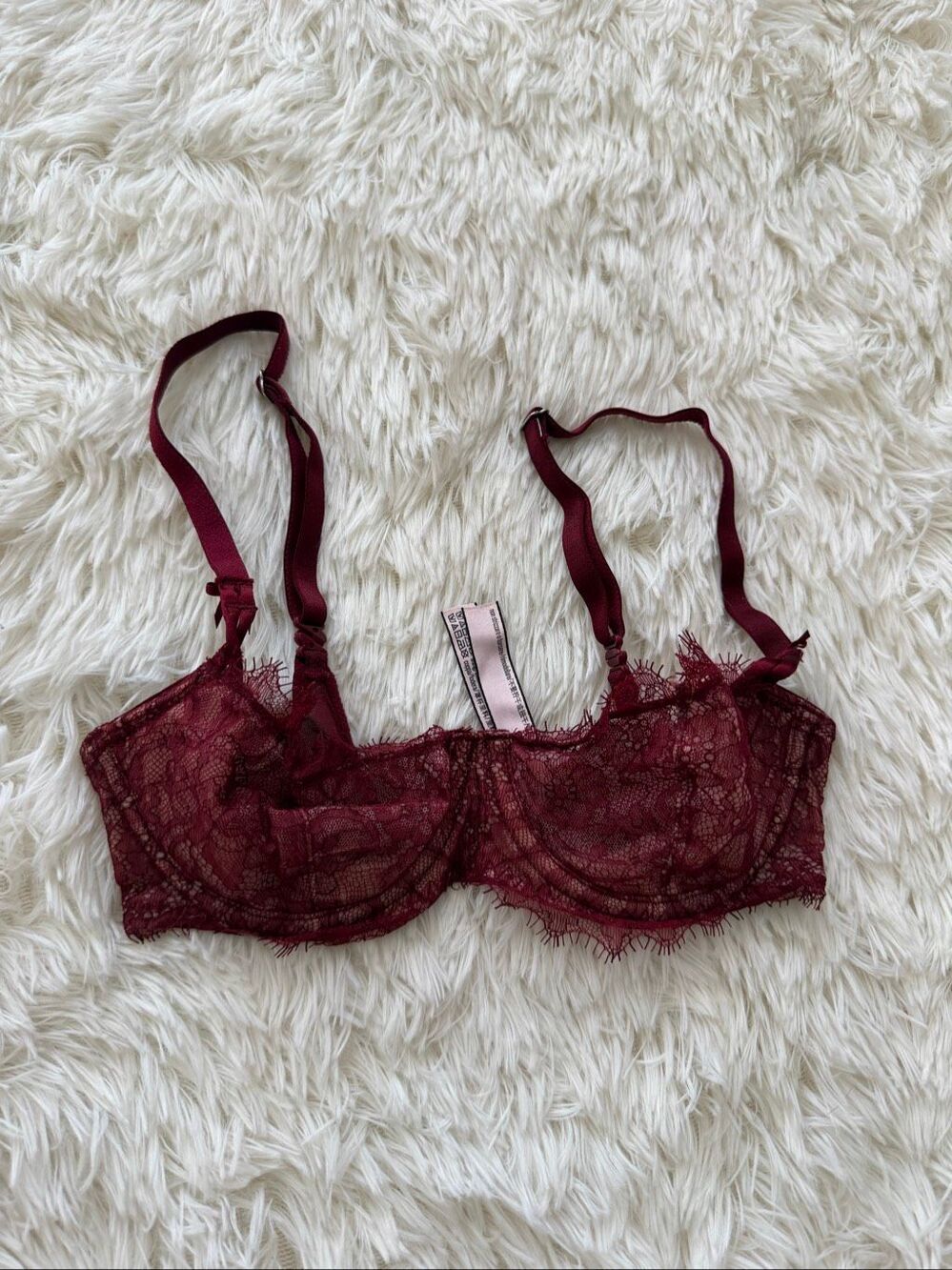 30B red lace bra